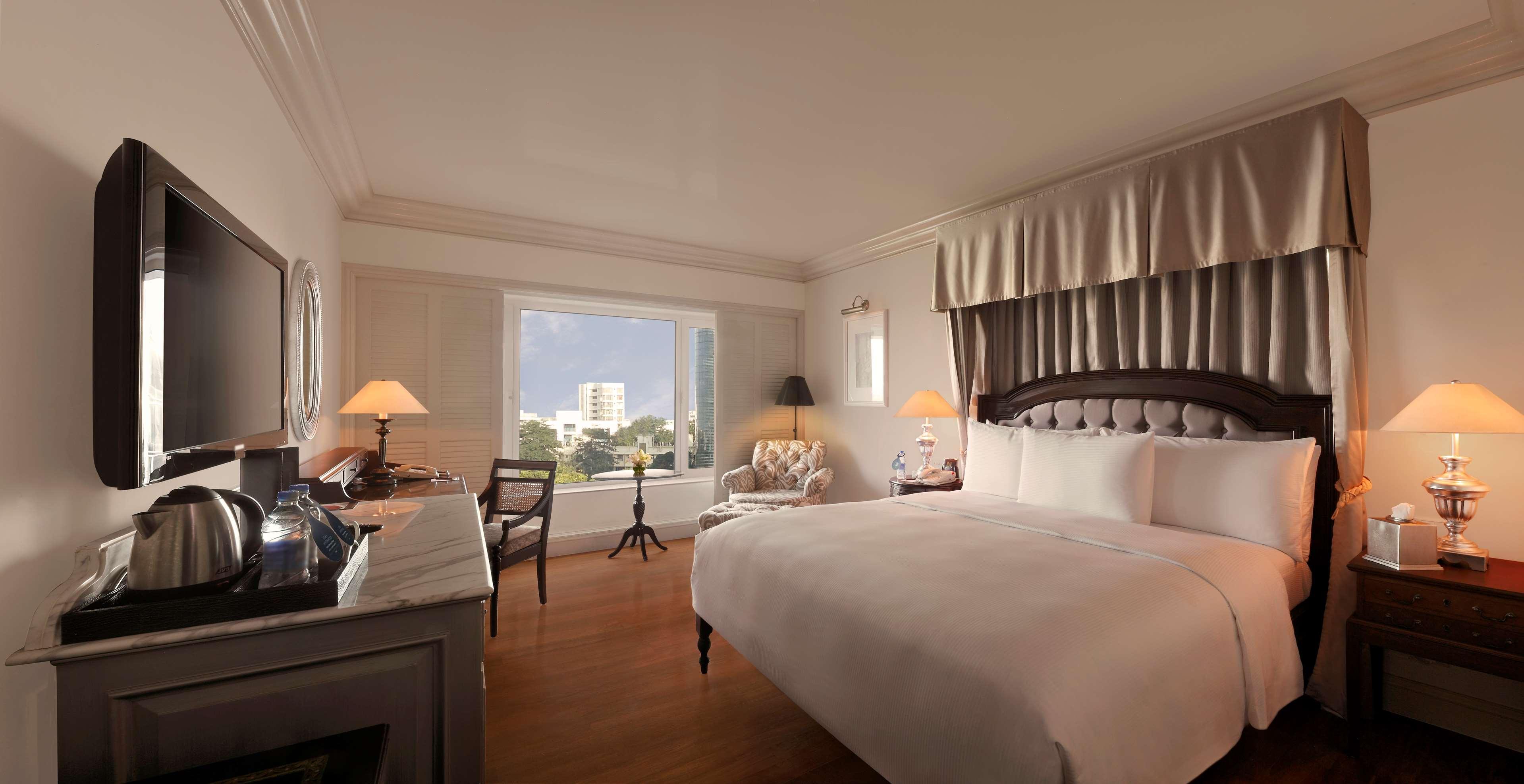 Hilton Mumbai International Airport Hotel Exteriér fotografie A room at the Taj Mahal Palace